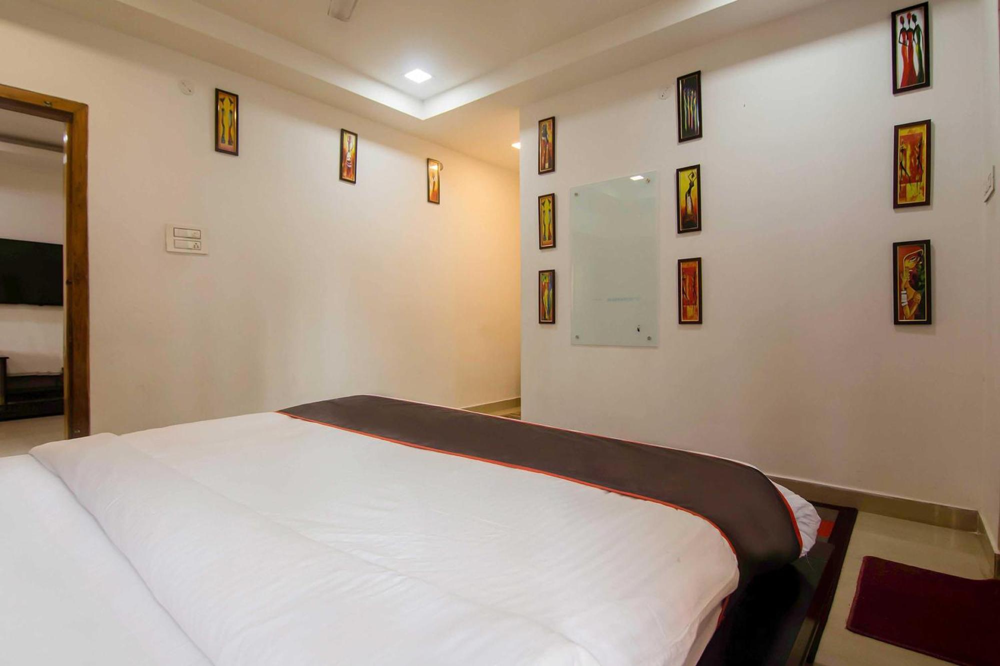 Hotel Collection O The Blu Bell Nizarapar Path Guwahati Esterno foto
