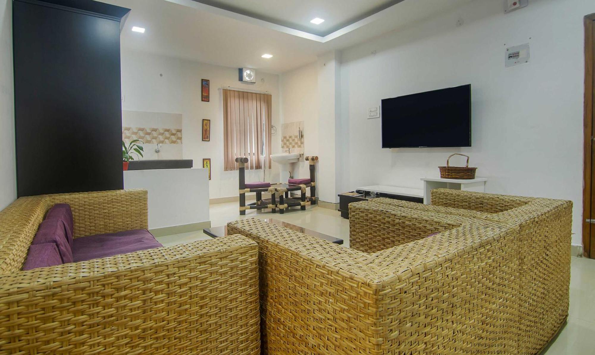 Hotel Collection O The Blu Bell Nizarapar Path Guwahati Esterno foto