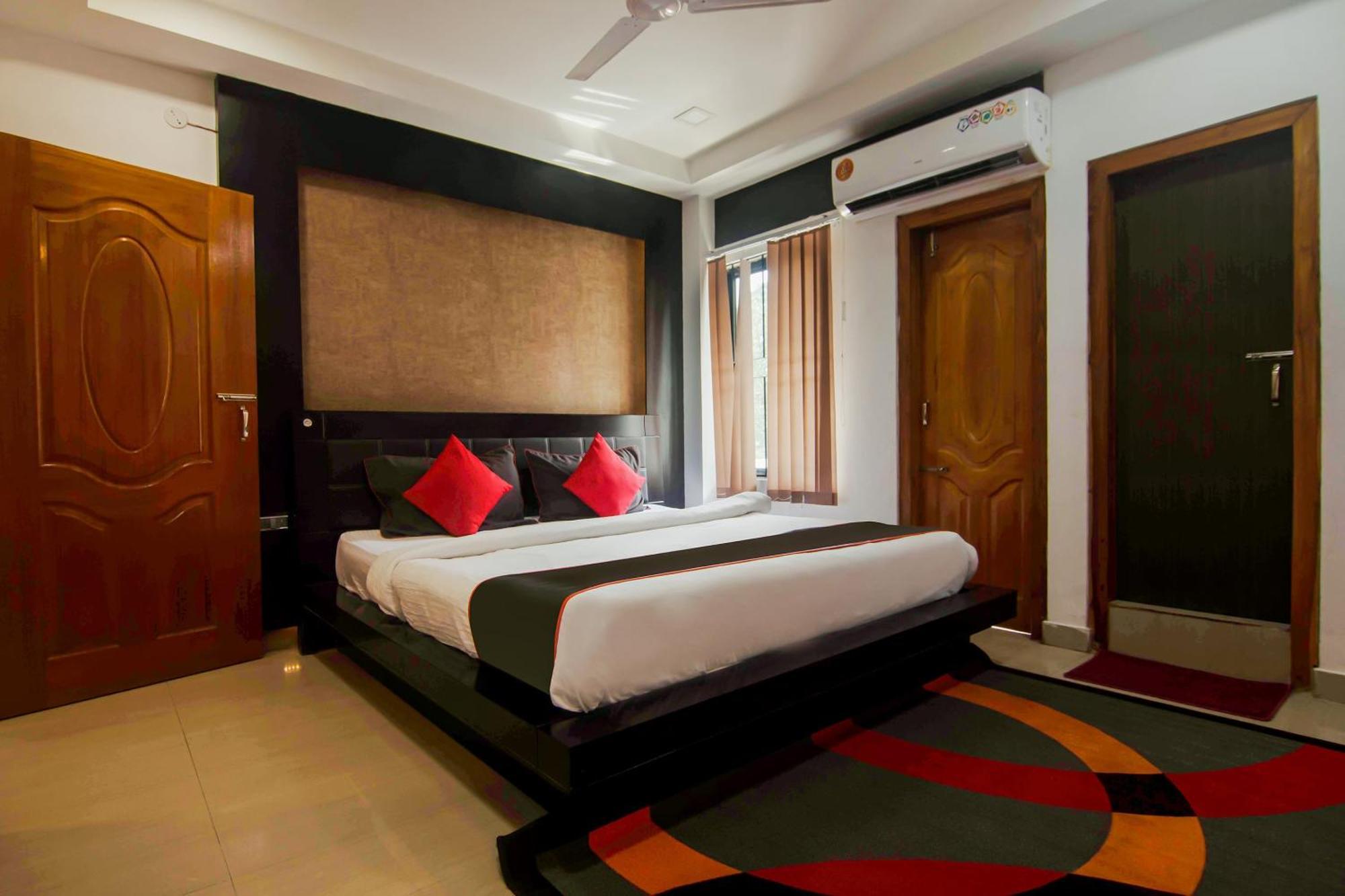 Hotel Collection O The Blu Bell Nizarapar Path Guwahati Esterno foto