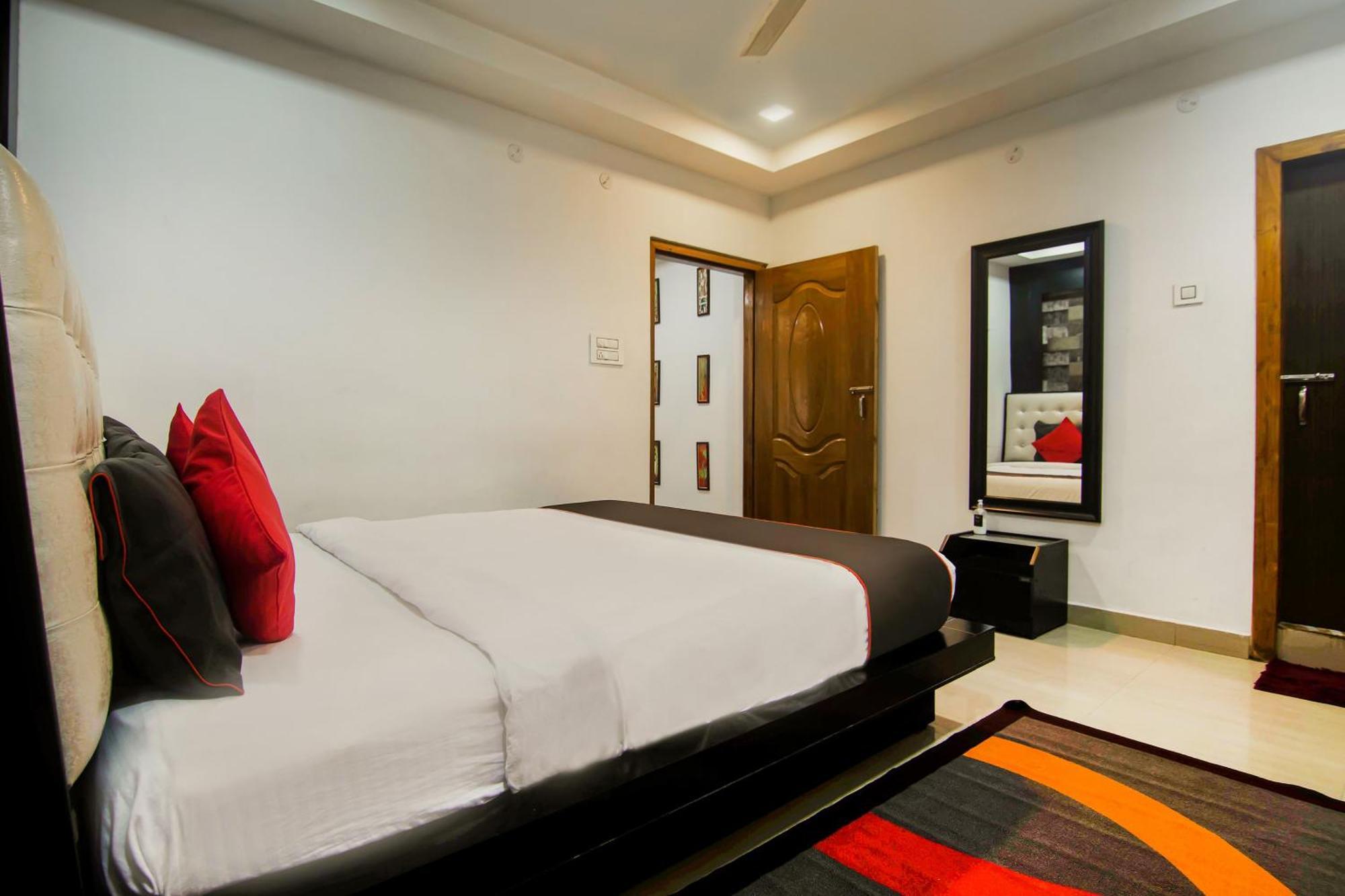 Hotel Collection O The Blu Bell Nizarapar Path Guwahati Esterno foto