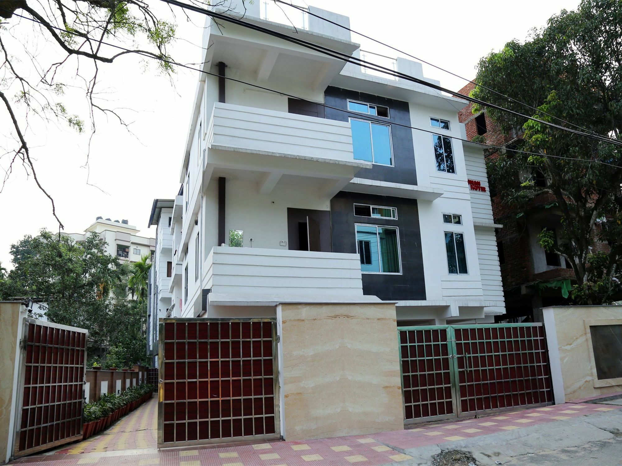 Hotel Collection O The Blu Bell Nizarapar Path Guwahati Esterno foto